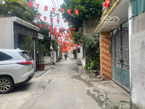 55.5m2 đất sổ rẻ nhất long biên mặt ngõ 4m giá chỉ 4.3 tỷ, liên hệ: 