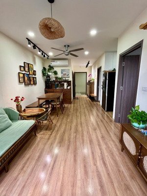 cần tiền tôi cắt lỗ bán nhanh căn 2 ngủ full đồ , sdcc đẹp nhất tòa xuân mai complex chỉ việc về ở