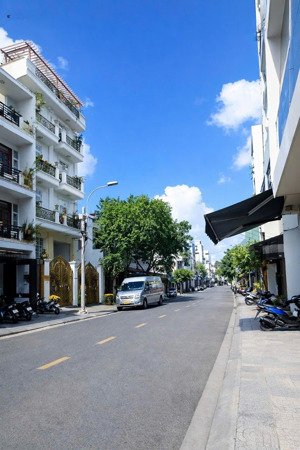 siêu phẩm tòa nhà 289m ngang 14m 5 tầng đường rộng 20m 42 tỷ980 vân cao tân phú