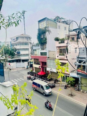 mặt tiền kd siêu vip, trung tâm quận phú nhuận, 3 tầng, 10,5m x 17m, trần huy liệu, 32ty(200tr/m2)