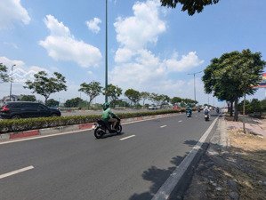 mặt tiền phạm văn đồng, hiệp bình chánh, thủ đức tài sản giá tốt + gpxd 1054,6m2 sàn.