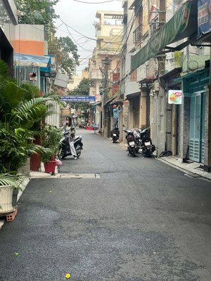 độc nhất khu huỳnh văn bánh- 9,7 tỷ (tl) - nhà 5 tầng 45m2 - tặng full nội thất, tiện nghi