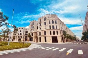 căn liền kề mặt đường 30m, kinh doanh tốt, ngay cổng vào đl tây thăng long,giá 26 tỷ vin đan phượng