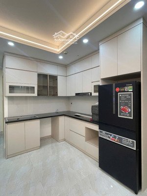 chính chủ cho thuê căn hộ 2 ngủ 2vs tầng 11