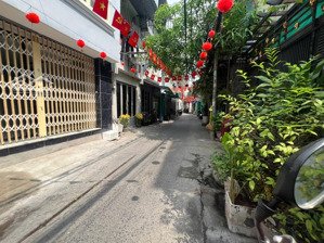 nhà huỳnh tấn phát, 2 tầng 2 phòng ngủ,có thể cải tạo lên 3 phòng, dt 4mx12m, sổ hồng, chỉ hơn 5 tỷ