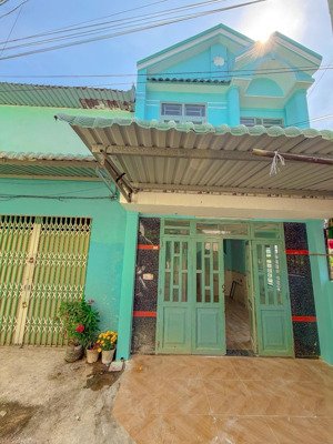 nhà lầu bán gấp giá: 760tr còn thương lượng