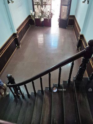 cho thuê nhà 4 tầng 8 phòng ngủ mặt tiền đường bửu đóa cách biển 1,5km dt 120m, dtsd 400m, giá20tr