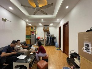 chính chủ bán gấp chung cư kim văn kim lũ, lô góc 3n , 2vs, tầng trung, giá 5,29 tỷ.