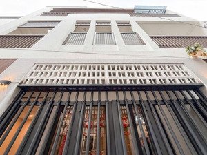 nhà chính chủ q10 kts thiết kế siêu đẹp gần vòng xoay dân chủ 57m2 (9.5 x 6) x 3 tầng gia 8t9