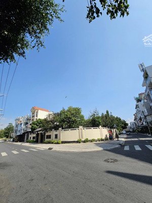 siêu rẽ. siêu hiếm bán biệt thự dtcn 625m2. 25 x 25 - đường huỳnh tấn phát. nhỉnh 42 tỷ.