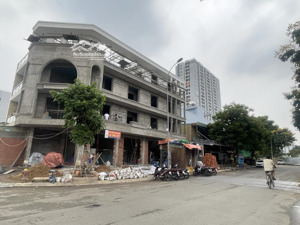 đang làm trạm sạc, 185m2 lô góc, 7x26m 92tr/m2 đất cạnh thcs và mầm non tam bình thủ đức