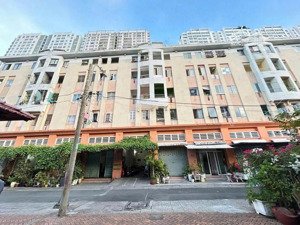 2,5 tỷ - cc 52 p5 q8 , 2pn 49m2 , sd thang máy, ngay tthc q8, shr, tặng nội thất