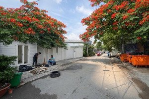 bán đất vàng đường 40 p. thảo điền. dt: 10x37. gần nguyễn văn hưởng 50m. xây hầm + 6 tầng.