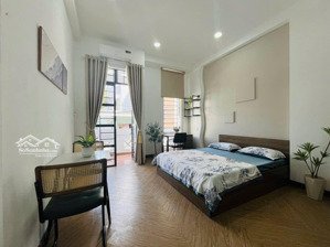 cho thuê chdv 40m2 ở nguyễn gia trí đầy đủ nội thất có ban công gần ngã tư hàng xanh