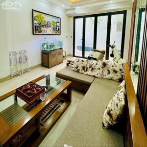 Nhà đẹp Ngọc Thụy – 30m² – 5 tầng – hơn 6 tỷ