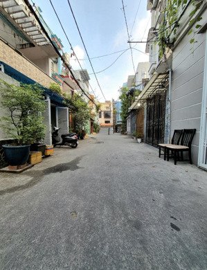 8 tỷ 3 - hẻm oto 5m - 95m² - ngang 5m - gần bv hồng đức