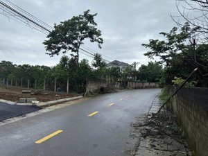 lô đất cách đường huyện lộ nối k9 đi khoáng nóng thuần mỹ chỉ 30m, cách trường, chợ, trạm hơn 1km