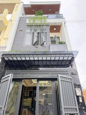 bán nhà gần cao đẳng điện lực q12