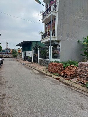 đất cự khối phân lô ô tô tránh - vỉa hè - cạnh hồ đầm tranh