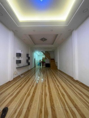 chỉ 6.5 tỷ 72m2 ra mặt tiền, giá hiếm tại tân bình