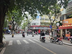 cho thuê nhà mặt phố nhà thờ mặt tiền 10m, diện tích 500m2, giá thuê hợp lý, phố kd sầm uất