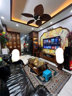 cần bán nhà phố kim mã, ba đình, 5 tầng, 20m ra mặt phố, mặt tiền 4m, trước nhà thoáng