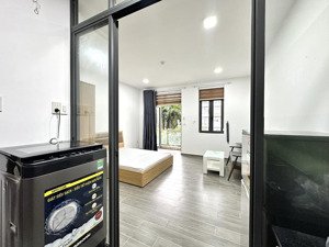 căn hộ tách bếp cửa sổ/ ban công máy giặt riêng gần rmit, lotte, himlam, tdtu ở quận 7