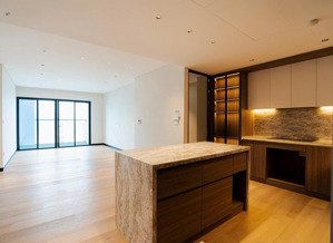 bán căn góc 2 ngủ, ban công đn - handi resco - 31 lê văn lương, sẵn sổ đỏ, có slot ô tô, 7 tỷ có tl