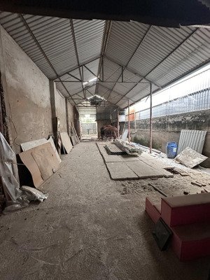 cho thuê kho tại bồ đề giá 10 triệu/t - 200m2 cách cầu chương dương 800m lh: 