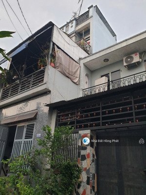 bán gấp nhà dt 6.2m*12m, 2 lầu, sổ hồng riêng, gần ngã 3 chợ bùi môn - hóc môn