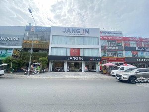 bán nhà siêu vị trí mặt tiền pasteur - mh: 20m x 39m - 2 tầng - giá bán: 130 tỷ tl - tin thật 100%