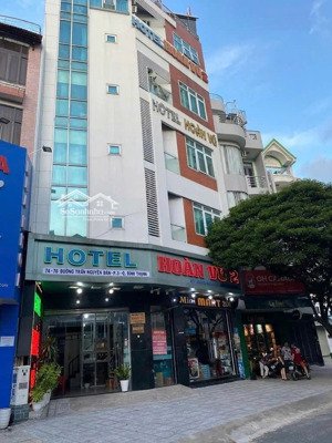 khách sạn vị trí đẹp mt phố phan xích long ngang 10m - thu nhập 250tr - sát q1 chỉ 350tr/m2 - 57 tỷ