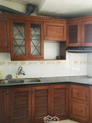 gia đình tôi cho thuê căn hộ tập thể tại chùa láng quận đống đa giá chỉ 7 triệu/ tháng