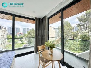 căn hộ dịch vụ - ban công lớn - máy giặt riêng