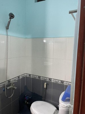 nhà nằm trong hẻm rộng, dễ tìm, an ninh bảo đảm