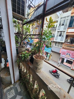 cho thuê 75m2 sàn tầng 2 nhà mặt đường trương định làm văn phòng