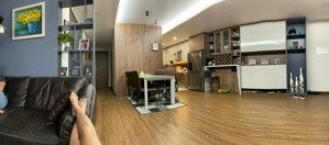 stellar garden. bán căn hộ 112m2, 3pn, 2vc, tầng đẹp, ban công: đông nam full nội thất giá 9.2tỷ