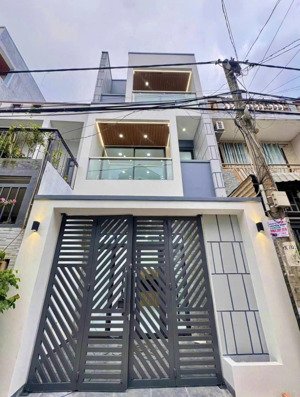 cần bán nhà gần bệnh viện hoàn mỹ giá 3tỷ4 tại vũ huy tấn.bt