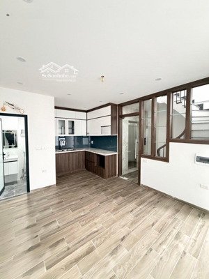 an dương vương - 35m - 8 tỷ hơn - nhà mới - thang máy nhập - ko quy hoạch