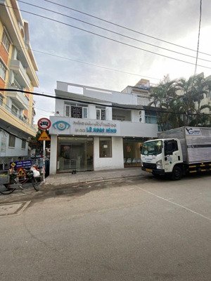 hạ 5 tỷ bán gấp nhà mt đoàn thị điểm, phú nhuận, dt 8x18m, 5 tầng, hđt 80tr/tháng, 33 tỷ