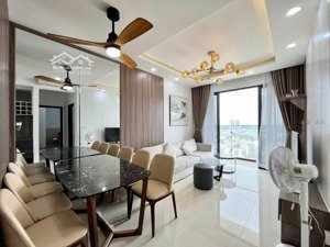 căn góc tháp diamond cần bán, giá tốt nhất thị trường, tầng thấp hướng đông nam nhìn về tttm city