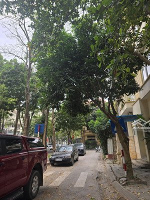 biệt thự liền kề nguyễn cơ thạch khu vip mỹ đình dt 100m xây 4 tầng kiên cố khu dân tr