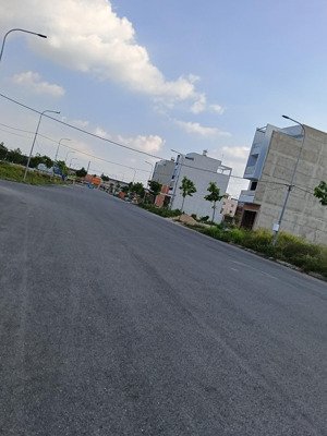 đất nền dĩ an cũ , nay là tphcm giá chỉ 1 tỷ 400 triệu 1 lô 80 mét vuông