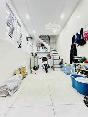 tân bình nhà mới đẹp 3 tầng sổ vuông đẹp sẵn dòng tiền cho thuê giá 2,68tỷ