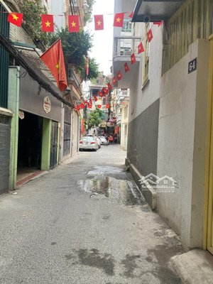 siêu phẩm đống đa - gần đh luật hà nội - ngã tư huỳnh thúc kháng - nguyễn chí thanh