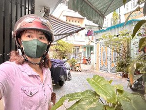 bán nhà ngang 4.8m, trước nhà rộng 5m đ.đoàn văn bơ, ngay chợ 200, xóm chiếu, nguyễn tất thành,