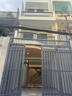 cần bán nhà đẹp nằm ngay vũ huy tấn, bình thạnh. dt: 60m2 4pn 4wc. kế bên q.1, phan xích long