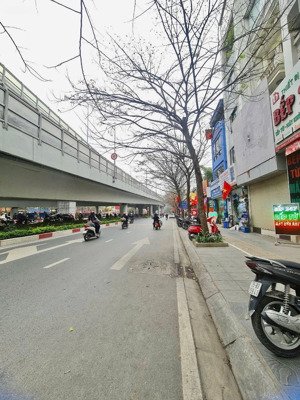 nhà mặt phố đại la 7 tầng thang máy - kinh doanh đỉnh vỉa hè rộng - dòng tiền 80tr/tháng