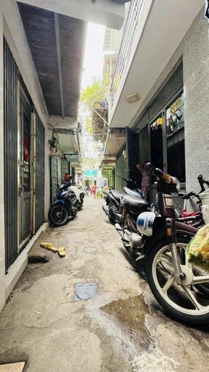 tân phú giáp tân bình nhà nhỏ 3 tầng đẹp đầy đủ công năng giá 2,4tỷ