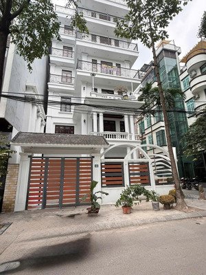 cho thuê nhà giải phóng, lô góc 3 mặt tiền, full hệ thống pccc cấp quận